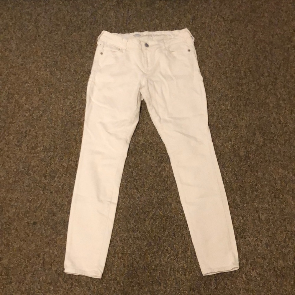 White skinny jeans